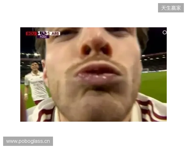 小雷:摄像机都是口水,得管你收费了!赖斯:只是轻吻了一下😂 小雷:摄像机都是口水,得管你收费了!赖斯:只是轻吻了一下😂