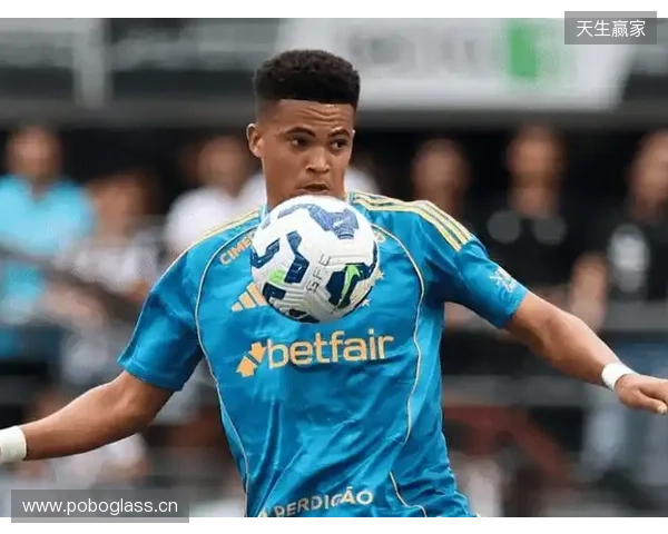 多特即将签下17岁左后卫帕特雷斯，预计给克鲁塞罗超千万欧